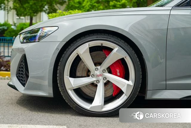 Audi RS 6 2021 Серебристо-серый из Китая, фото 5