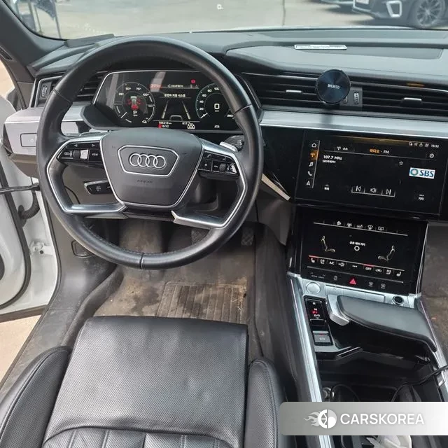 Audi e-Tron 2020 Белый из Кореи, фото 5