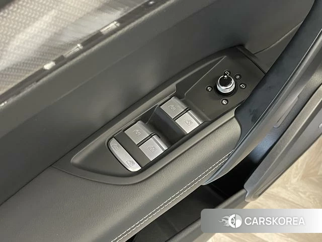 Audi Q5L 2024 Белый из Китая, фото 5
