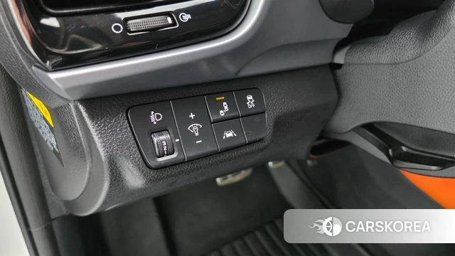 Kia Stonic 2018 Белый из Кореи, фото 5