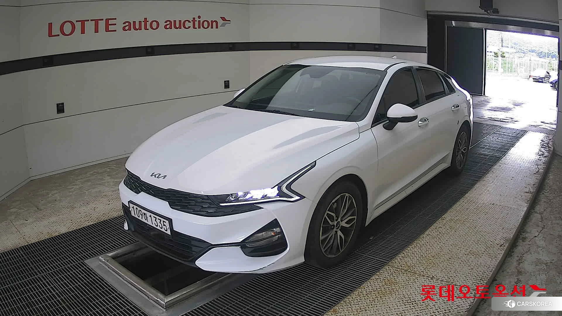 Kia K5 2022 Белый из Кореи, фото 5