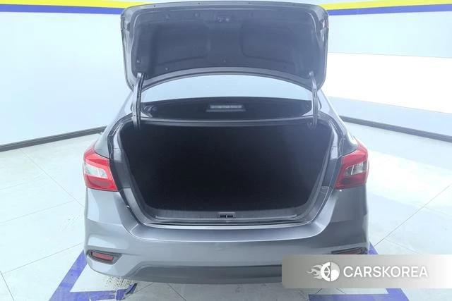 Nissan Xuan Yi 2025 Темно-серый из Китая, фото 5