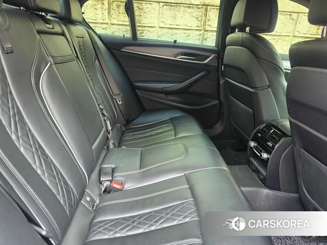 BMW 5 Series (G30) 2019 Белый из Кореи, фото 5