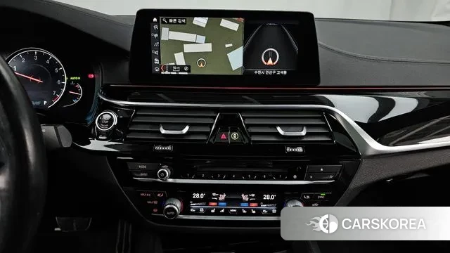 BMW 5 Series (G30) 2018 Белый из Кореи, фото 5