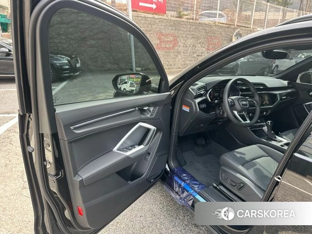 Audi Q3 (F3) 2026 Черный из Кореи, фото 5