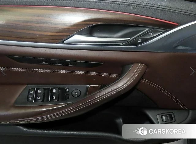 BMW 5 Series (G30) 2018 Серый из Кореи, фото 5