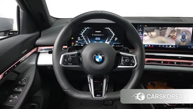 BMW 5 Series (G60) 2025 Небесно-голубой из Кореи, фото 5