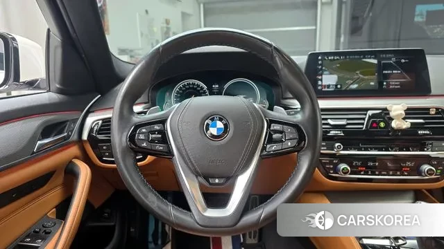 BMW 5 Series (G30) 2018 Белый из Кореи, фото 5