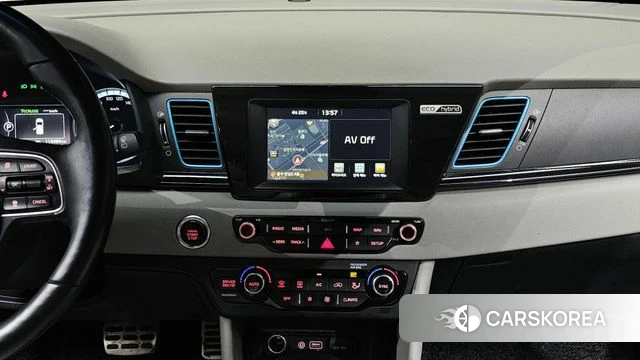 Kia Niro 2018 Белый из Кореи, фото 5