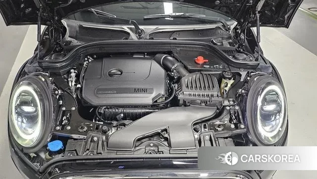 Mini Cooper Convertible 2023 Черный из Кореи, фото 5