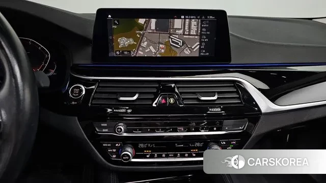 BMW 5 Series (G30) 2020 Белый из Кореи, фото 5