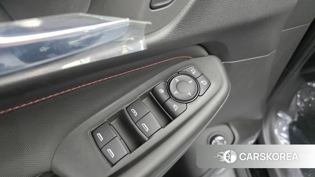 Chevrolet (GM Daewoo) The New Trail Blazer 2026 Черный из Кореи, фото 5