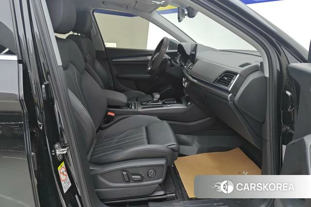Audi Q5L 2021 Черный из Китая, фото 5