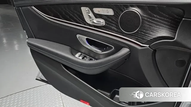 Mercedes-Benz E-Class W213 2020 Серебряный из Кореи, фото 5