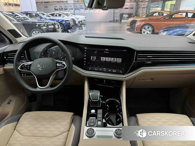 Volkswagen Touareg 2021 Черный из Китая, фото 5