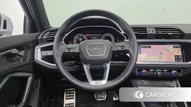 Audi Q3 (F3) 2022 Белый из Кореи, фото 5