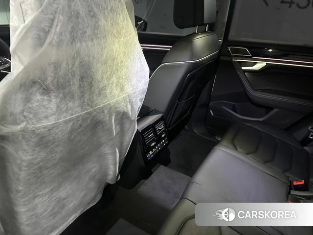 Volkswagen Touareg 3rd generation 2026 Белый из Кореи, фото 5