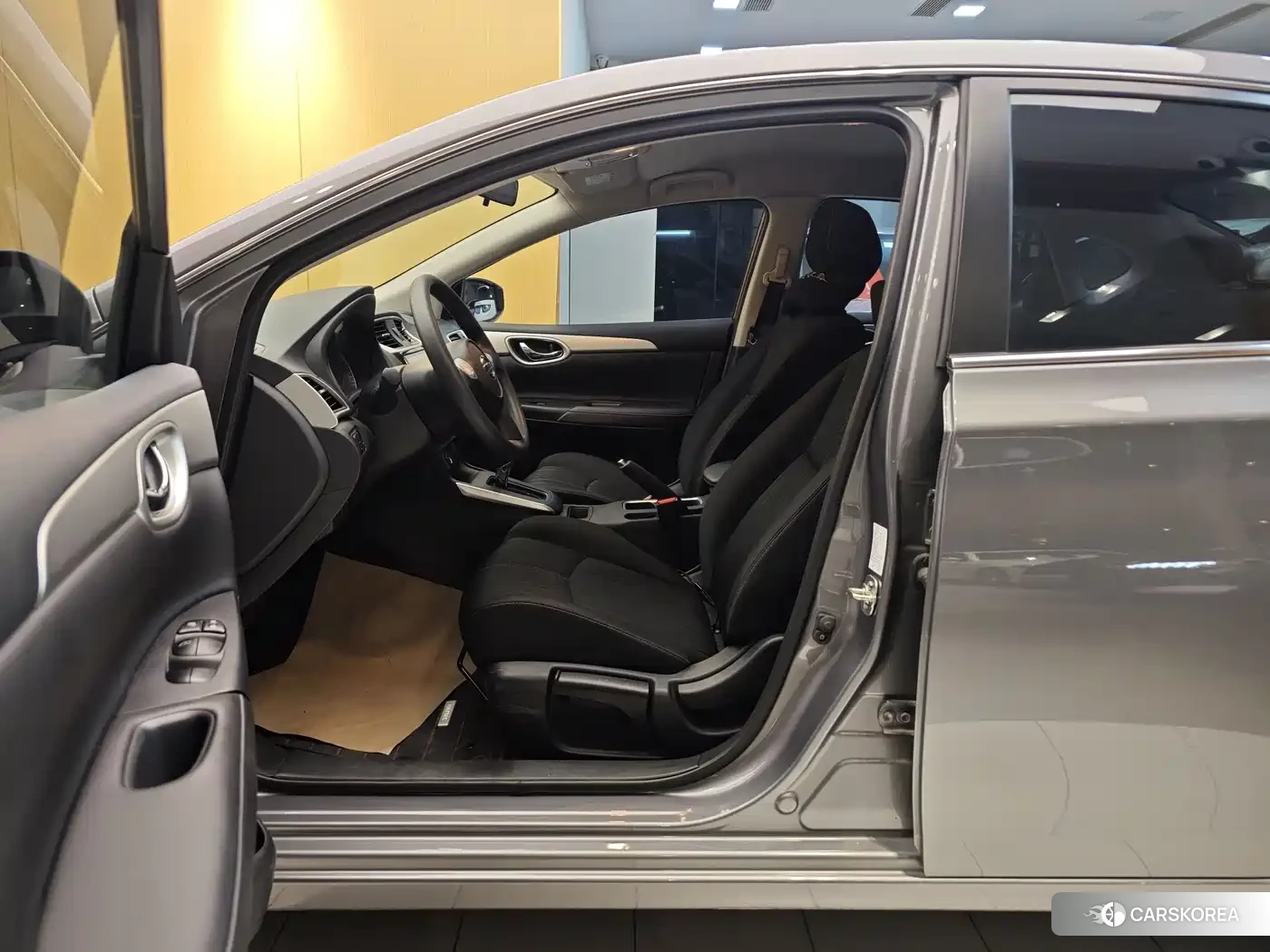 Nissan Sylphy 2024 Silver/gray из Китая, фото 5