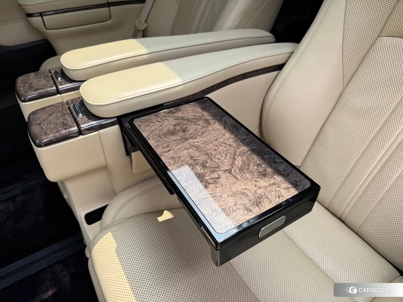 Toyota Elfa 2023 Белый из Китая, фото 5