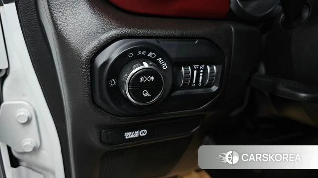 Jeep Gladiator (JT) 2023 Белый из Кореи, фото 5