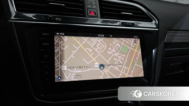 Volkswagen Tiguan Allspace 2023 Черный из Кореи, фото 5