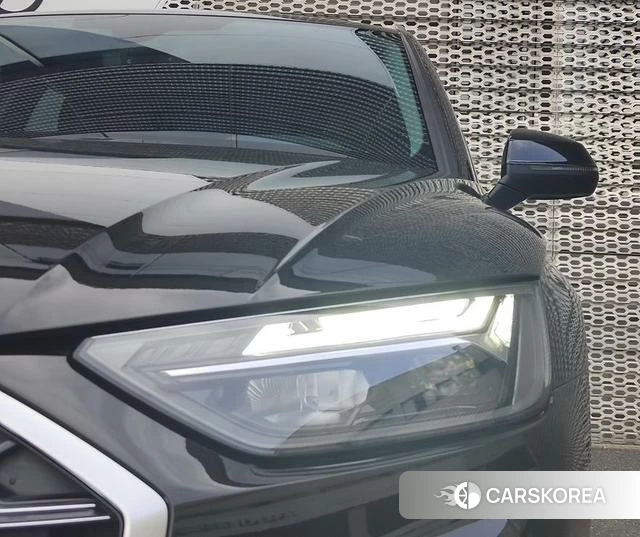 Audi Q5L 2021 Черный из Китая, фото 5