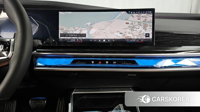 BMW 7 Series (G70) 2025 Белый из Кореи, фото 5