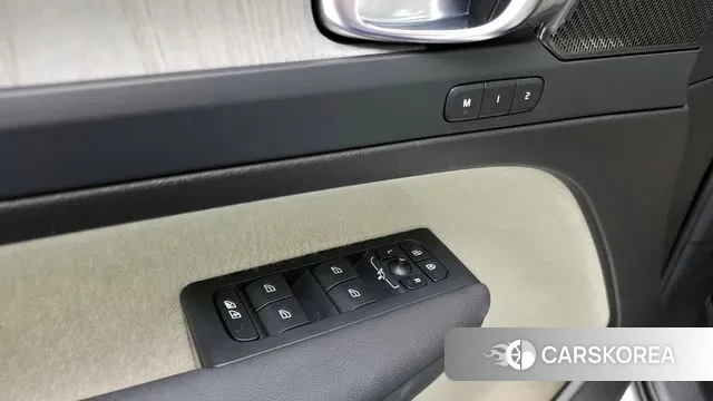 Volvo XC40 2024 Белый из Кореи, фото 5