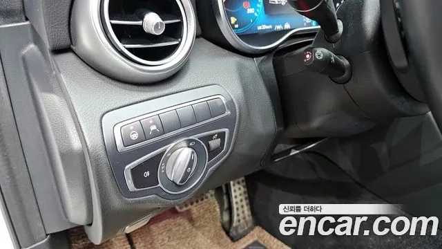 Mercedes-Benz C-Class W205 2021 Белый из Кореи, фото 5