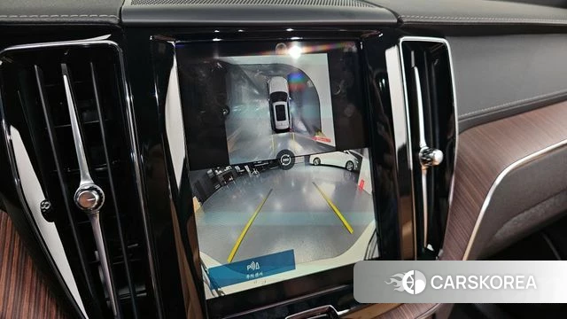Volvo XC60 second Generation 2024 Белый из Кореи, фото 5