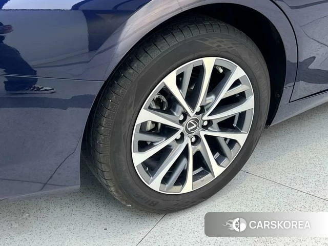 Lexus ES 2024 Синий из Китая, фото 5
