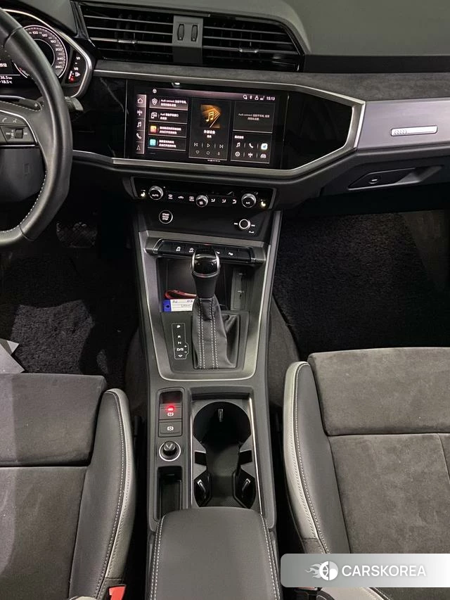 Audi Q3 2022 Темно-серый из Китая, фото 5