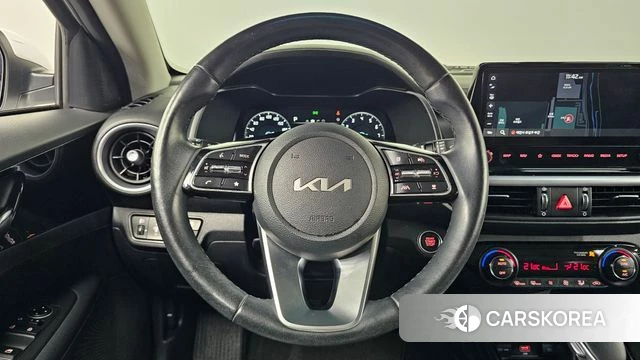 Kia The New K3 2nd generation 2021 Белый из Кореи, фото 5