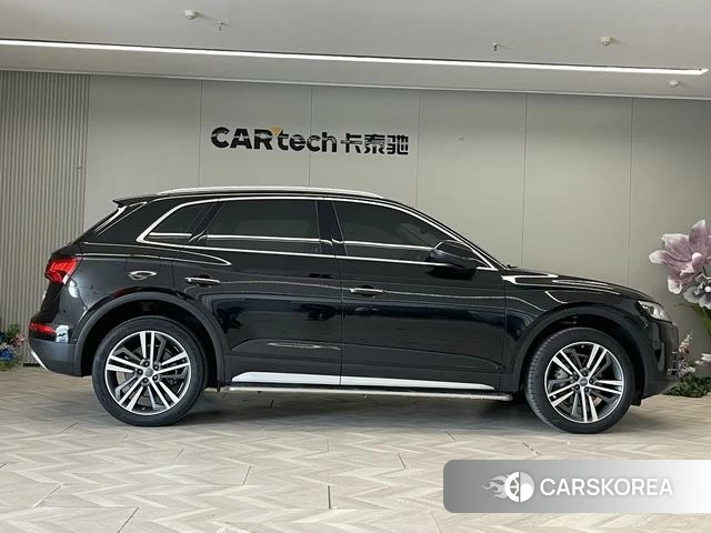 Audi Q5L 2021 Черный из Китая, фото 5