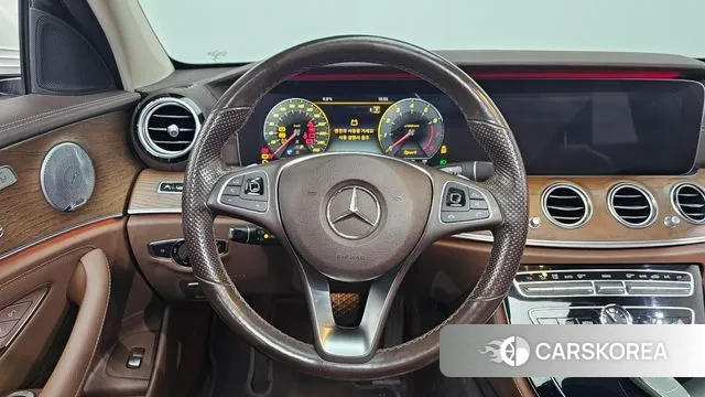Mercedes-Benz E-Class W213 2018 Белый из Кореи, фото 5