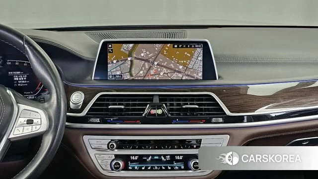 BMW 7 Series (G11) 2021 Песочный из Кореи, фото 5