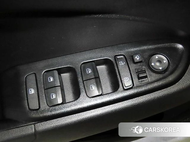 Hyundai Venue 2023 Белый из Кореи, фото 5