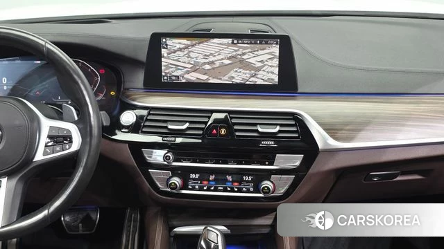 BMW 5 Series (G30) 2019 Белый из Кореи, фото 5
