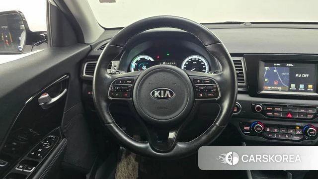 Kia Niro 2018 Белый из Кореи, фото 5