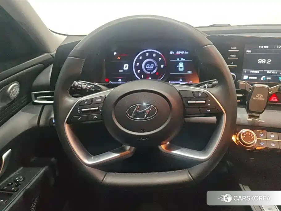 Hyundai Elantra 2023 Белый из Китая, фото 5