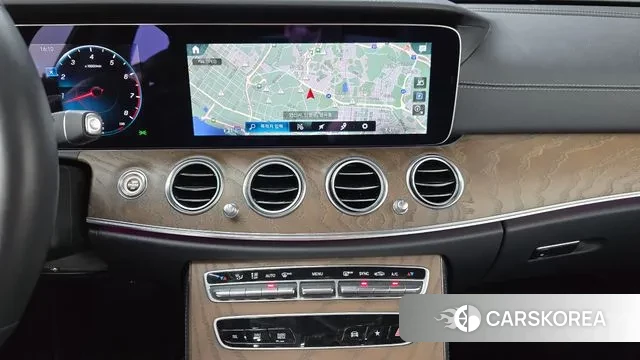 Mercedes-Benz E-Class W213 2023 Белый из Кореи, фото 5