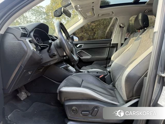 Audi Q3 2021 Темно-серый из Китая, фото 5
