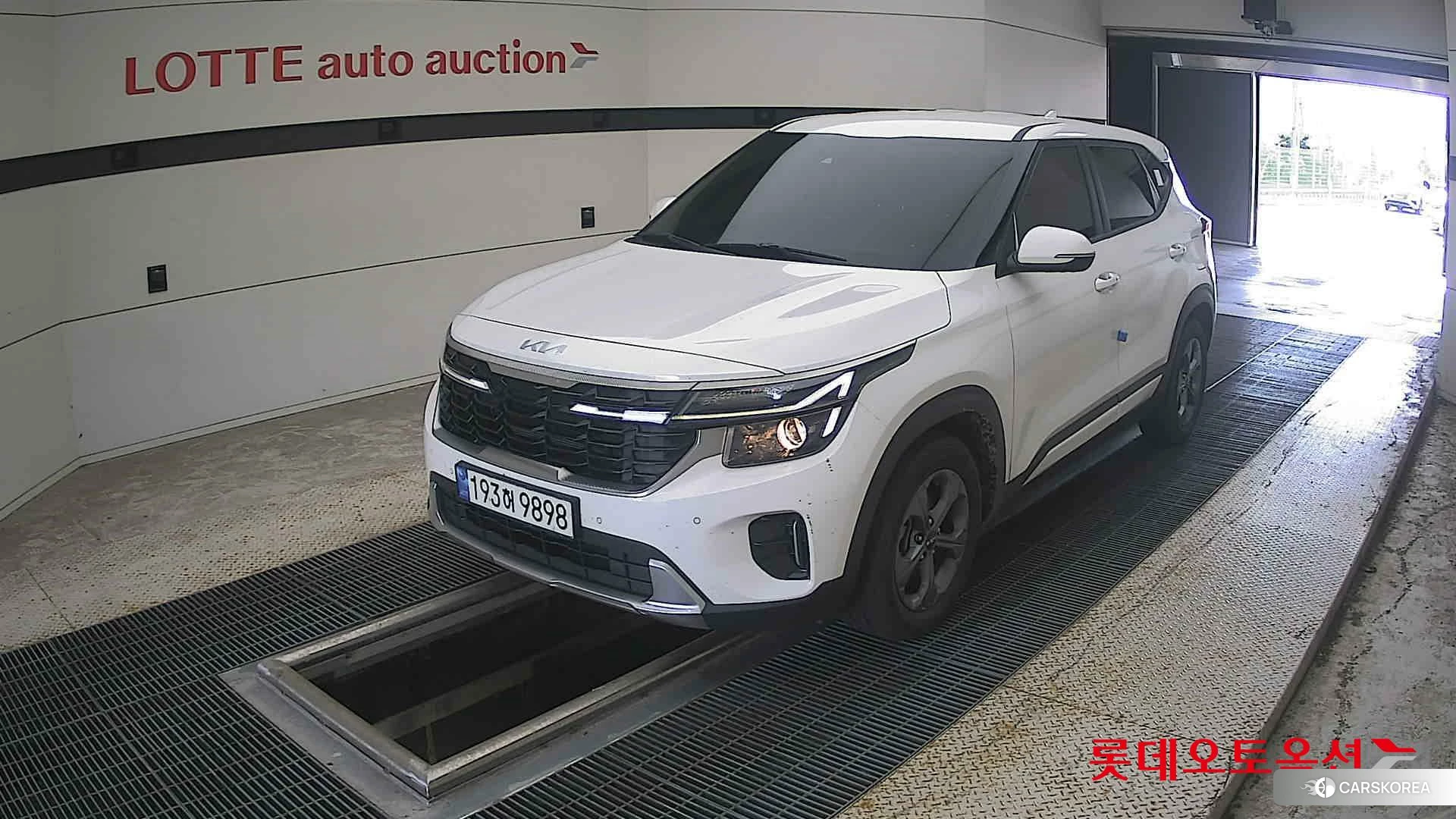 Kia Seltos 2023 Snow White Pearl (optional) из Кореи, фото 5