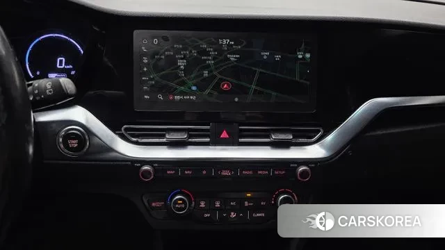 Kia Niro Plus 2022 Белый из Кореи, фото 5