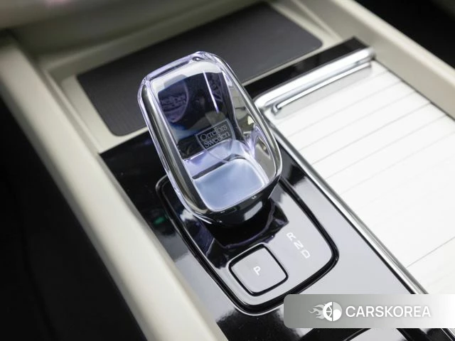 Volvo XC60 second Generation 2025 Белый из Кореи, фото 5