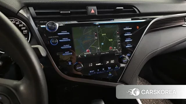 Toyota Camry (XV70) 2018 Серебряный из Кореи, фото 5