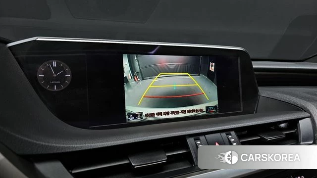 Lexus ES300h 7th generation 2021 Белый из Кореи, фото 5