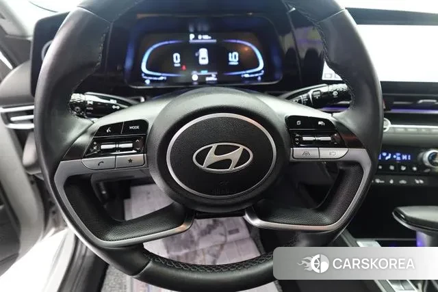 Hyundai The New Avante (CN7) 2023 Светло-серебряный цвет из Кореи, фото 5