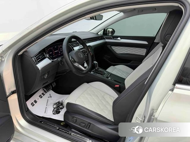Volkswagen Magotan 2023 Шампань из Китая, фото 5