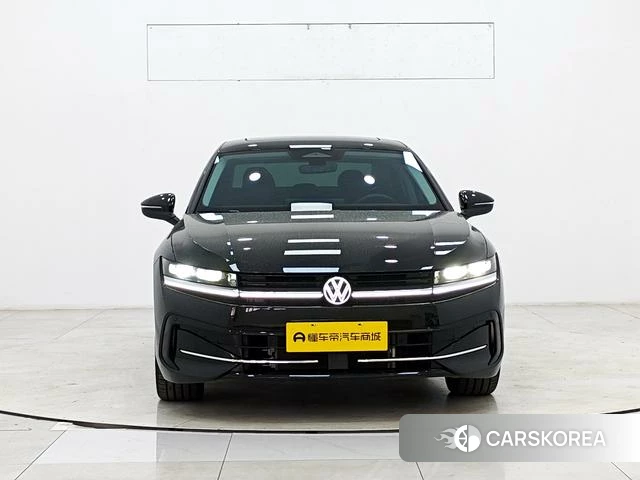Volkswagen Magotan 2025 Черный из Китая, фото 5